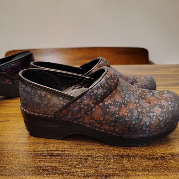 Dansko Multicolor Clogs - Picture 3 of 7
